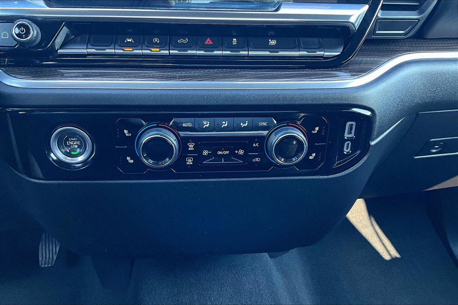 Used 2023 Chevrolet Silverado 1500 LT image 32