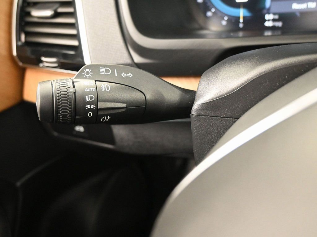 Used 2024 Volvo XC90 B6 Plus w/ Protection Package Premier image 20