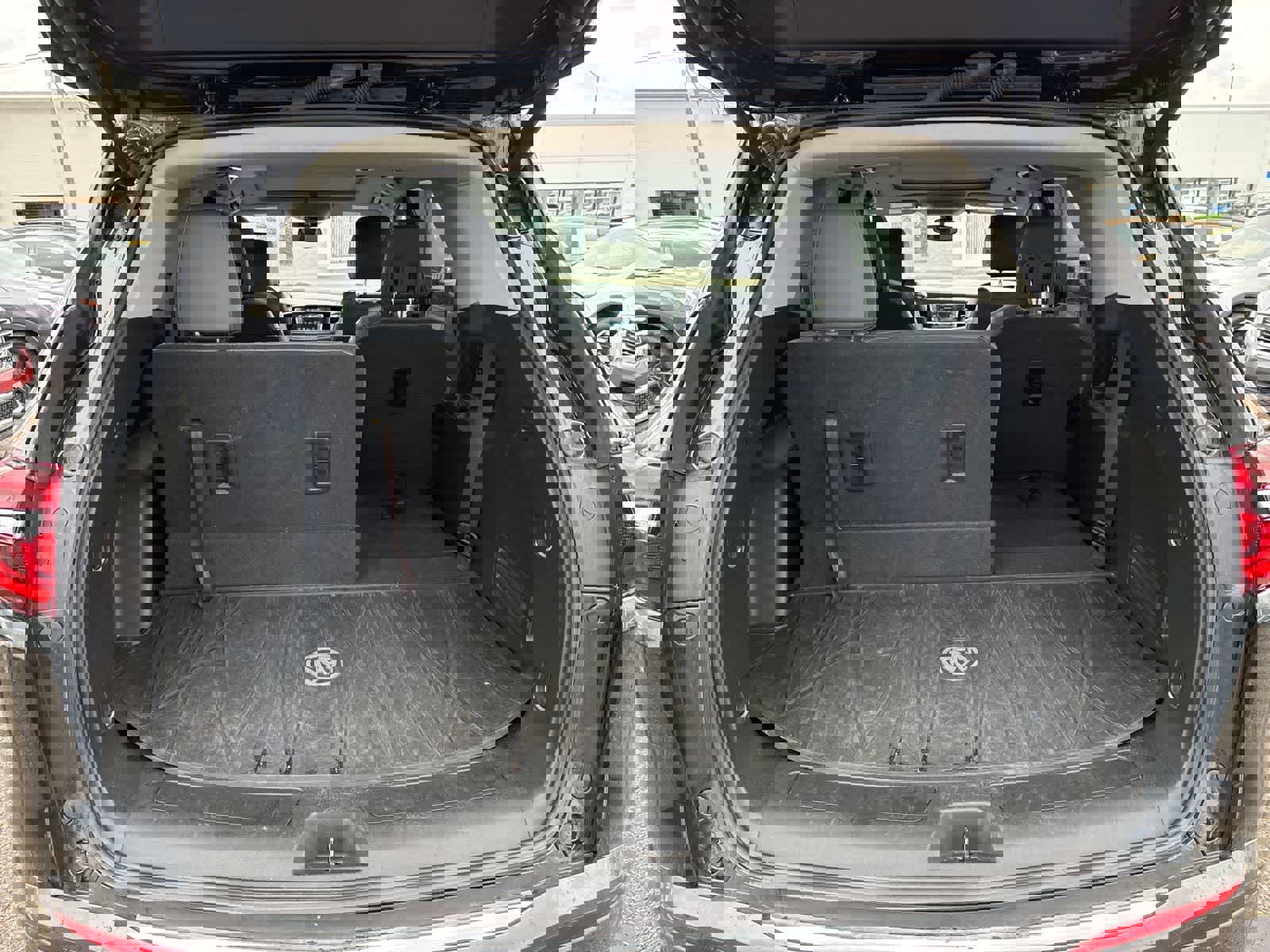 Used 2018 Buick Enclave Essence image 14