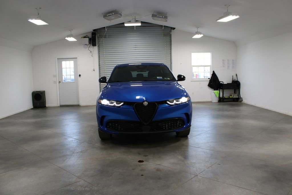 Used 2024 Alfa Romeo Tonale Veloce AWD/4WD image 3
