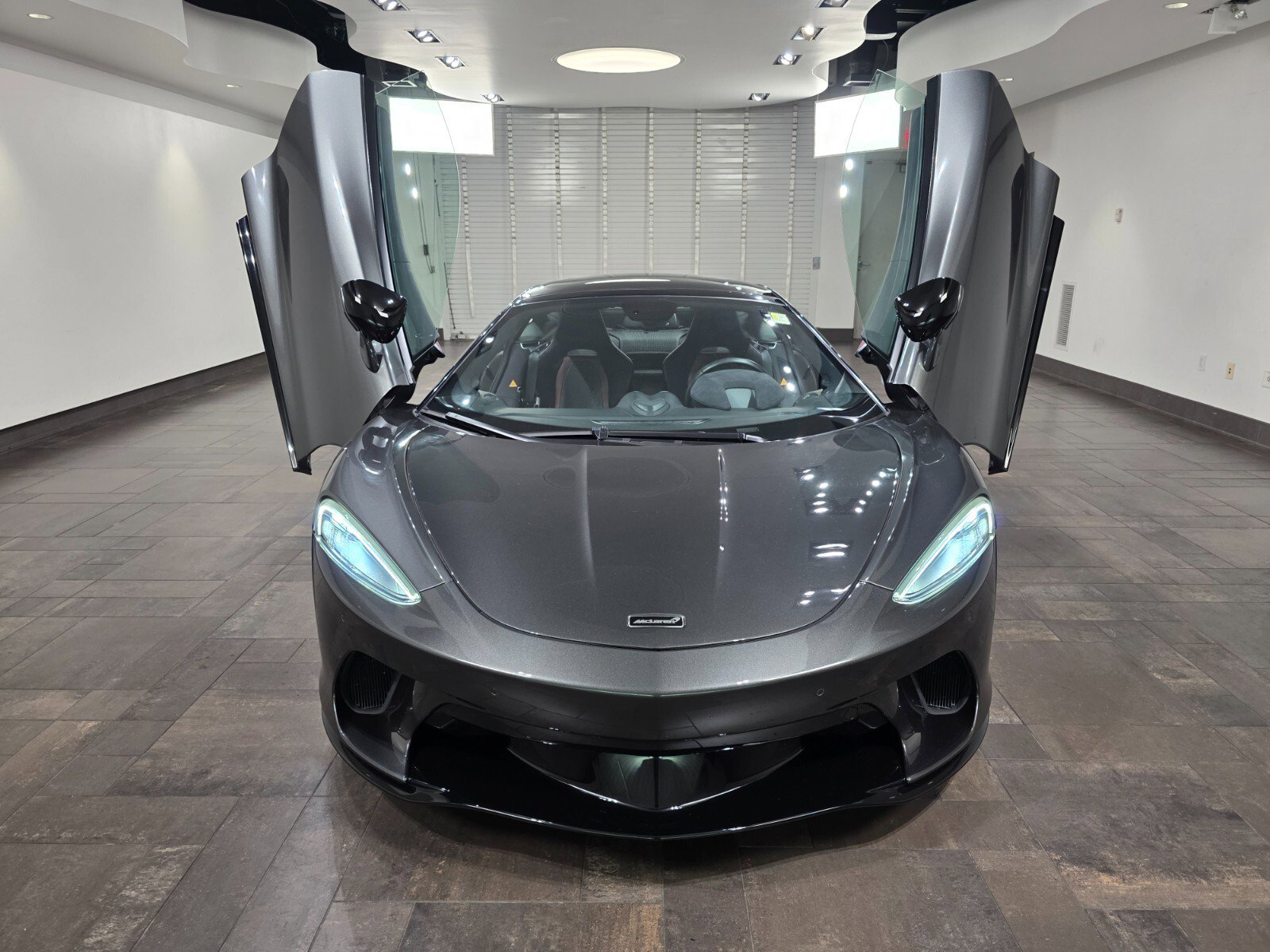 Used 2022 McLaren GT image 24