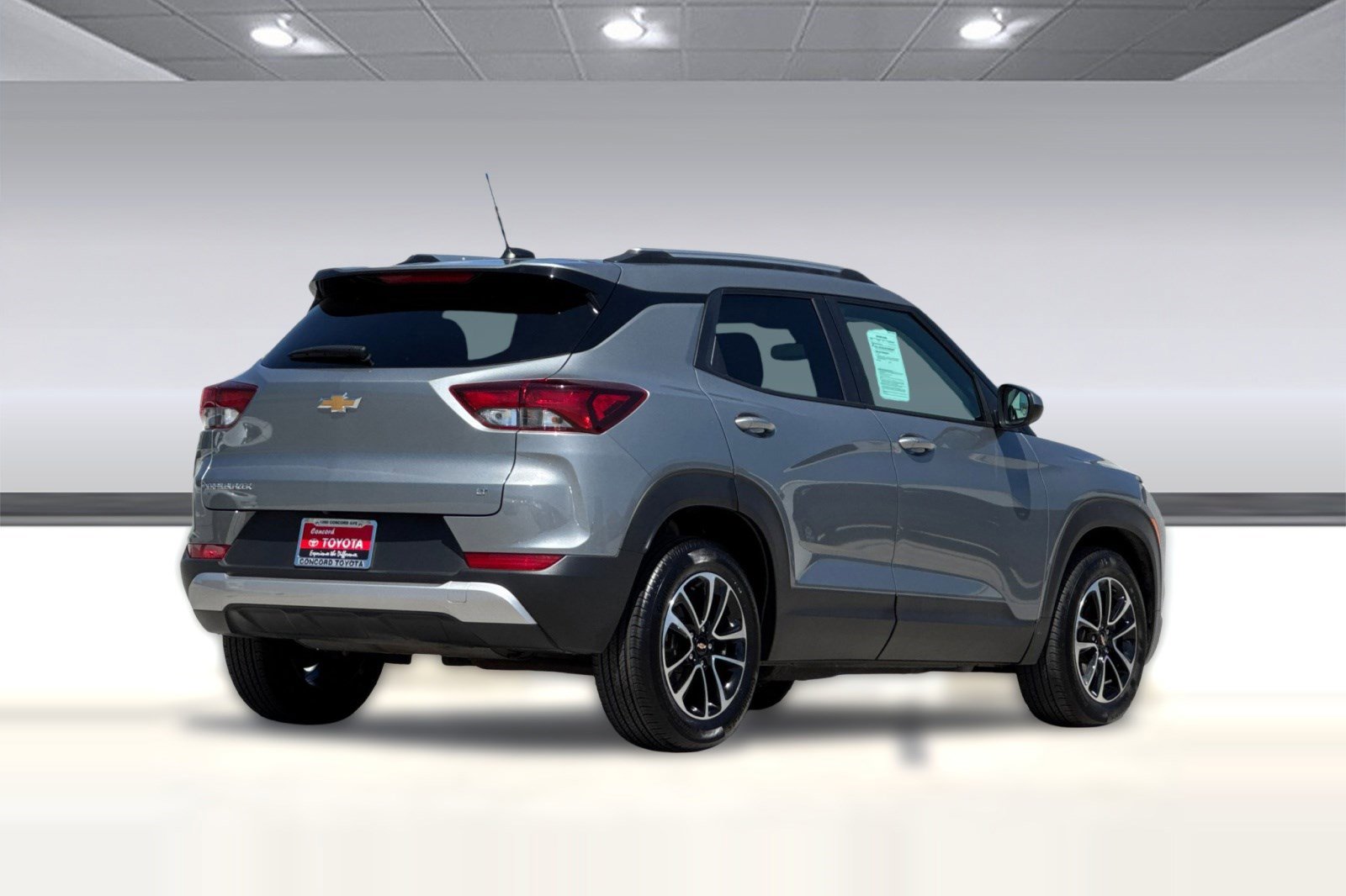 Used 2025 Chevrolet TrailBlazer LT FWD image 3