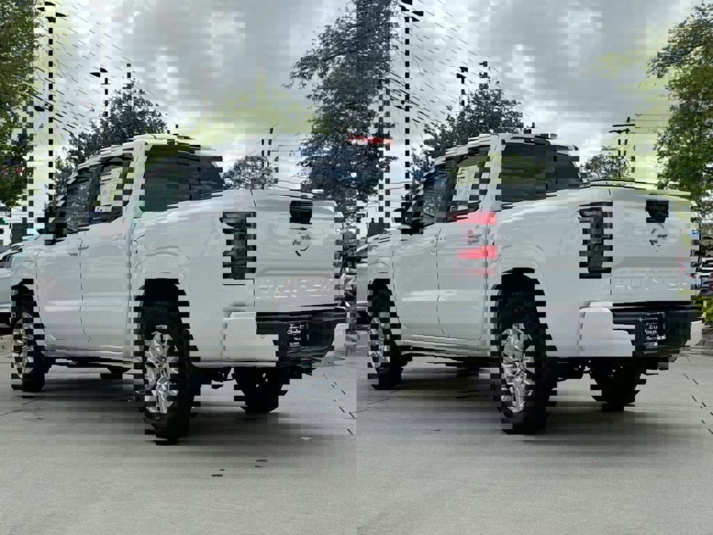 Used 2024 Nissan Frontier SV w/ SV Convenience Package image 6