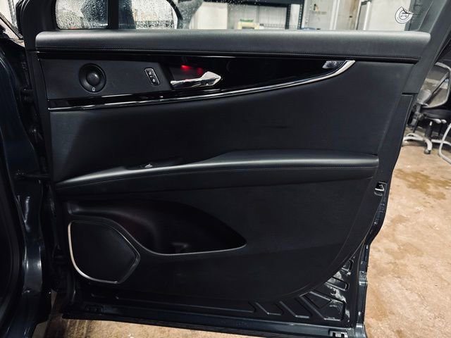 Used 2022 Lincoln Nautilus Reserve w/ Luxury Package AWD/4WD image 18