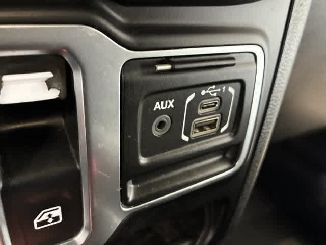 Used 2020 Jeep Wrangler Sport AWD/4WD image 33