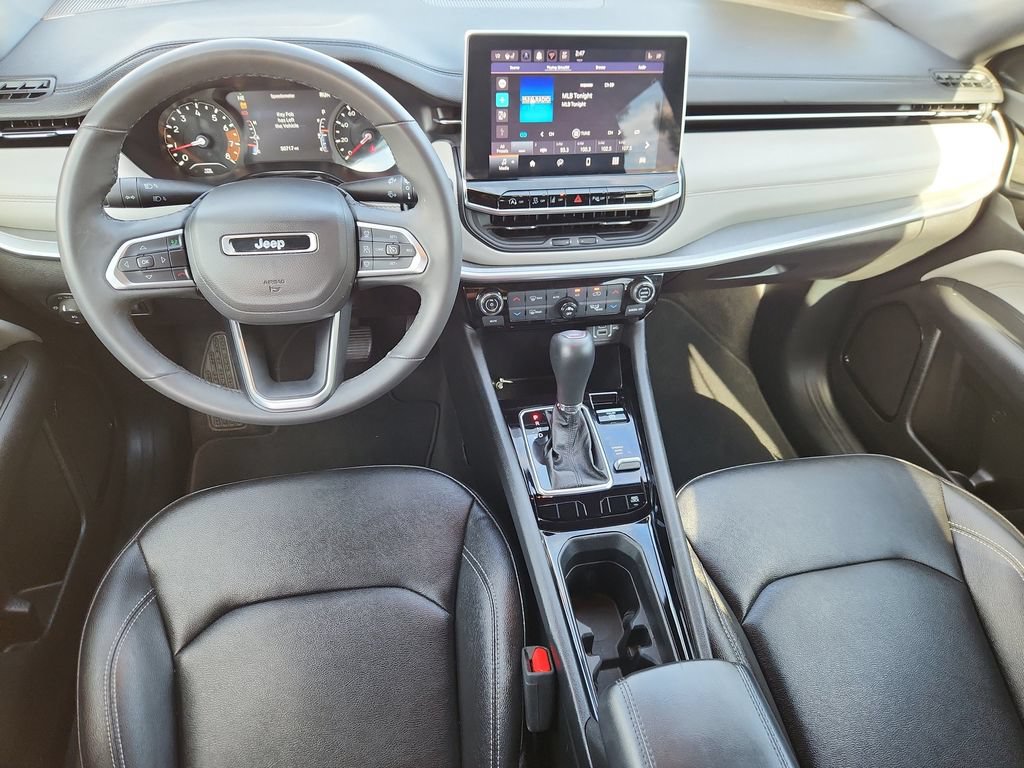 Certified 2025 Jeep Compass Limited AWD/4WD image 9
