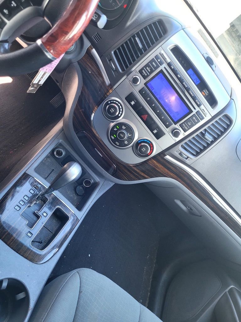 Used 2012 Hyundai Santa Fe GLS image 12