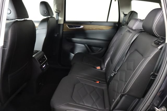 Used 2026 Volkswagen Atlas SE FWD image 15