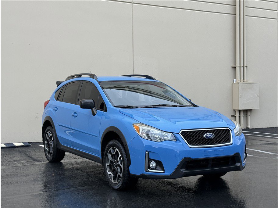 Used 2017 Subaru Crosstrek 2.0i image 3