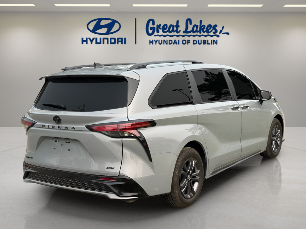 Used 2026 Toyota Sienna XSE AWD/4WD image 5