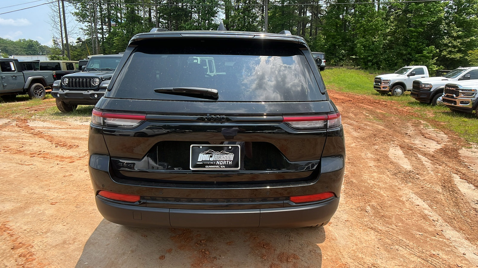 New 2025 Jeep Grand Cherokee 4WD image 9