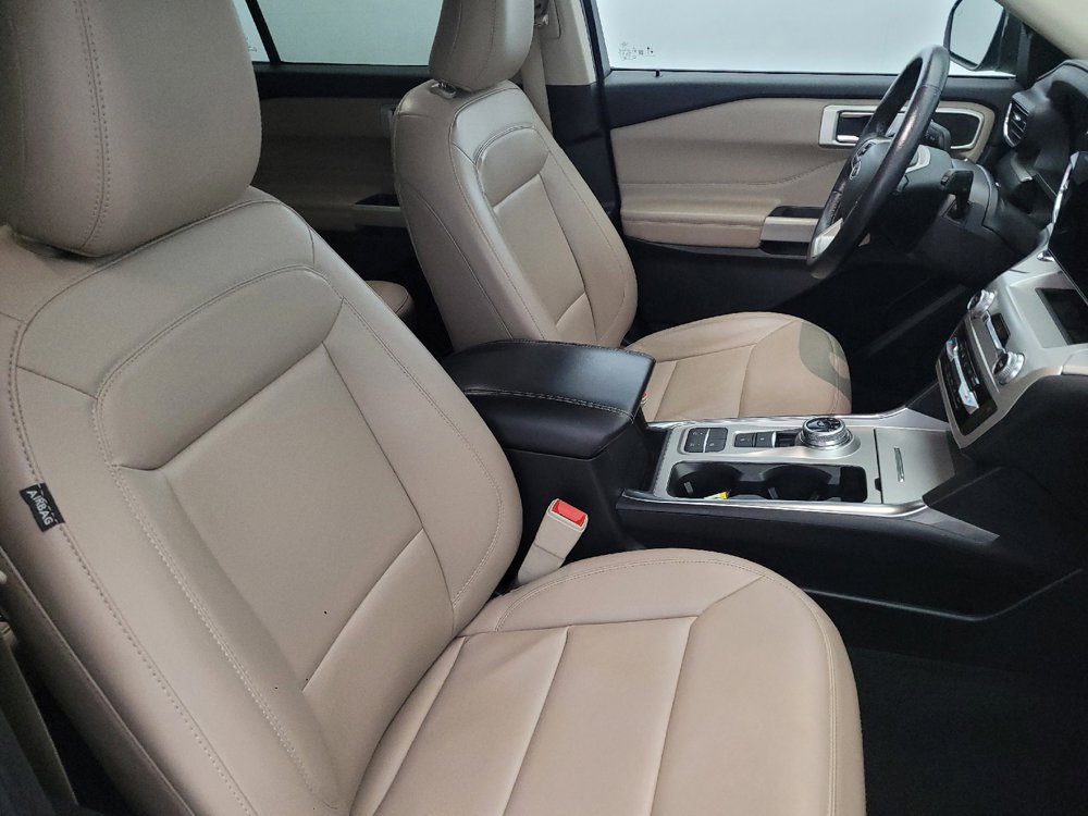 Used 2022 Ford Explorer XLT w/ Equipment Group 202A image 21