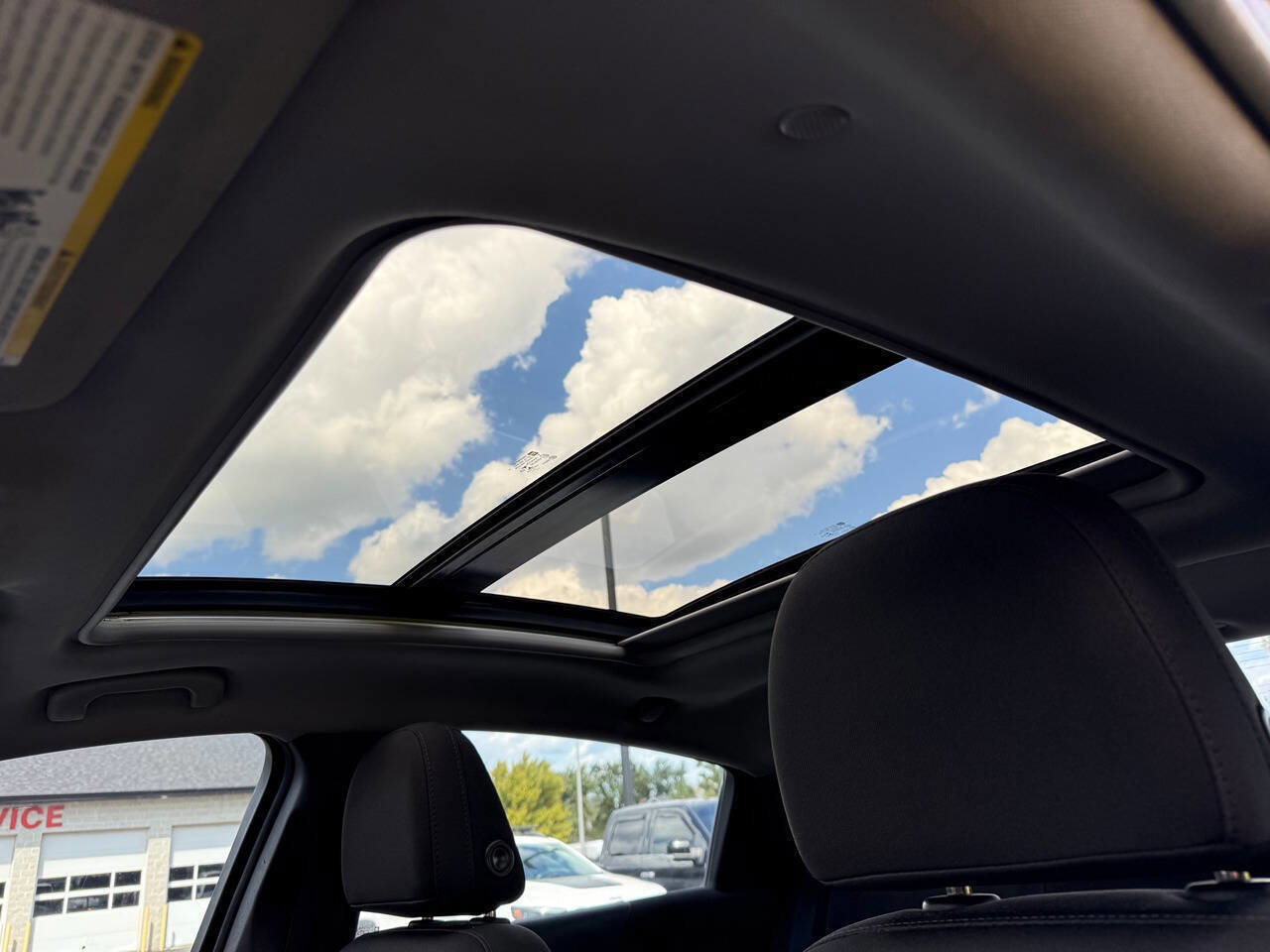 Used 2018 Chevrolet Malibu LT image 17