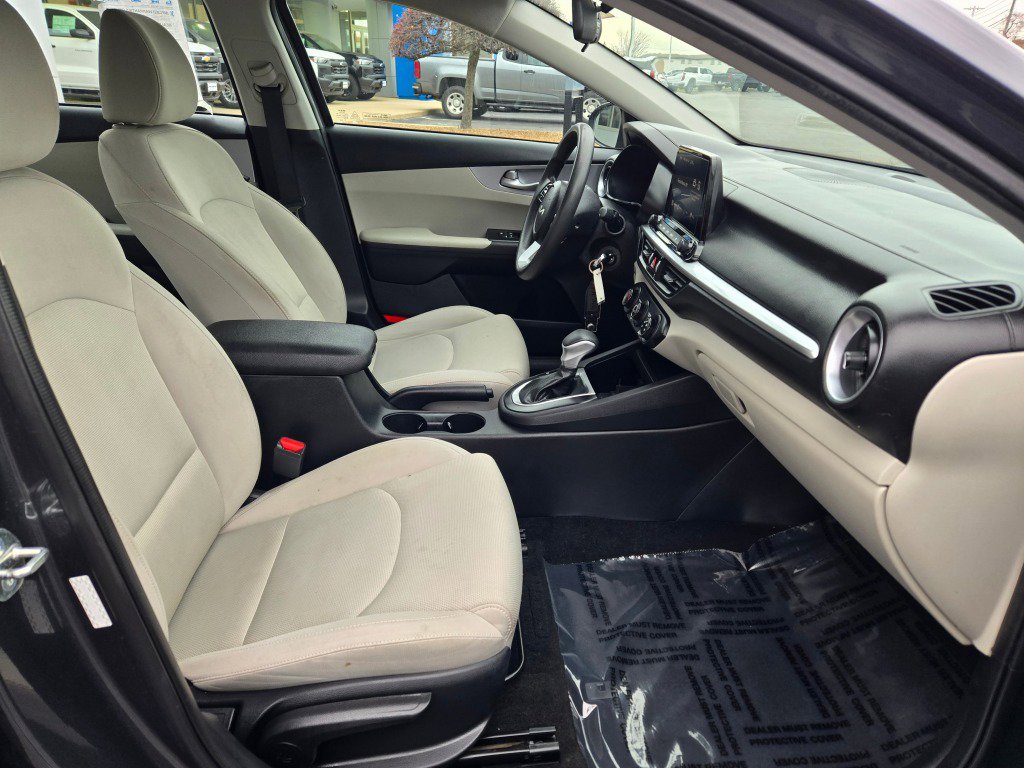 Used 2023 Kia Forte LXS image 6