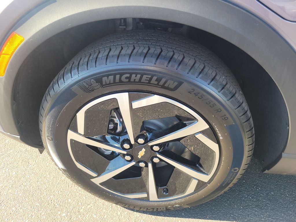 New 2026 Chevrolet Equinox EV LT image 32