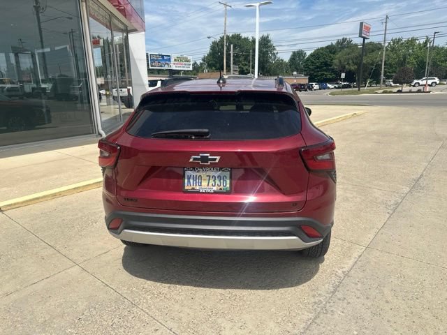 Used 2024 Chevrolet Trax LT w/ Driver Confidence Package FWD image 5
