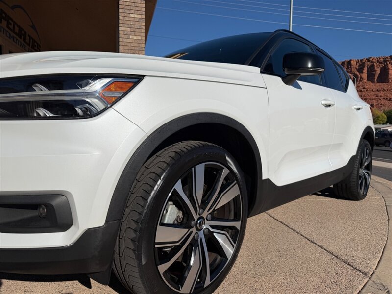 Used 2021 Volvo XC40 P8 Recharge image 22