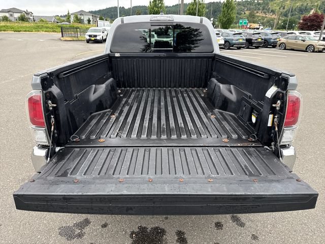 Used 2021 Toyota Tacoma TRD Off-Road AWD/4WD image 14