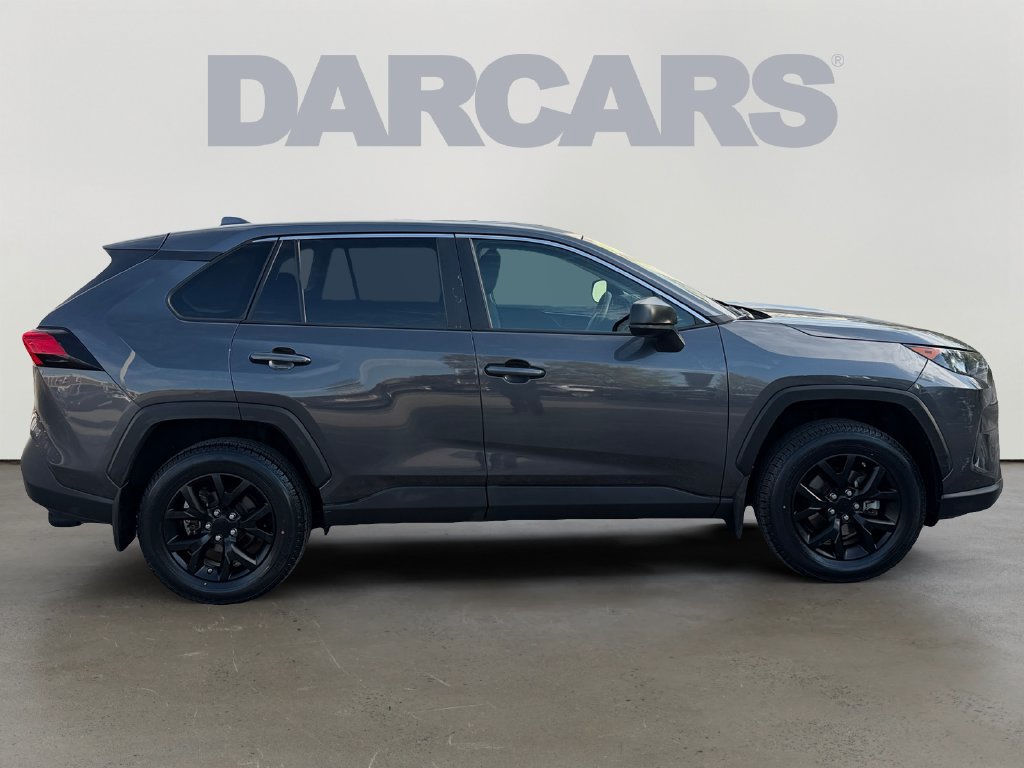 Used 2022 Toyota RAV4 LE AWD/4WD image 8