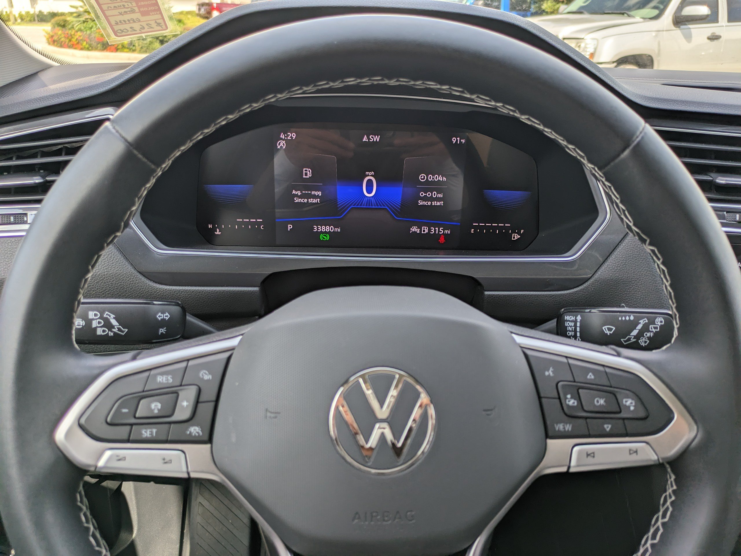 Certified 2023 Volkswagen Tiguan SE FWD image 25