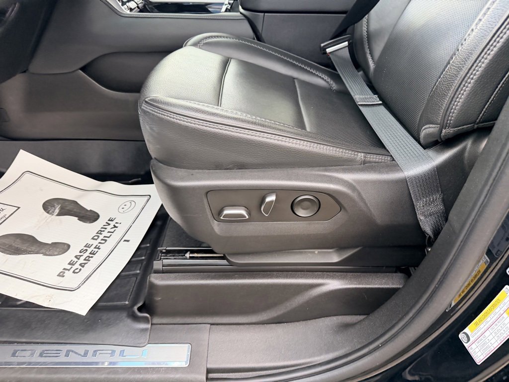 Used 2023 GMC Yukon Denali image 15