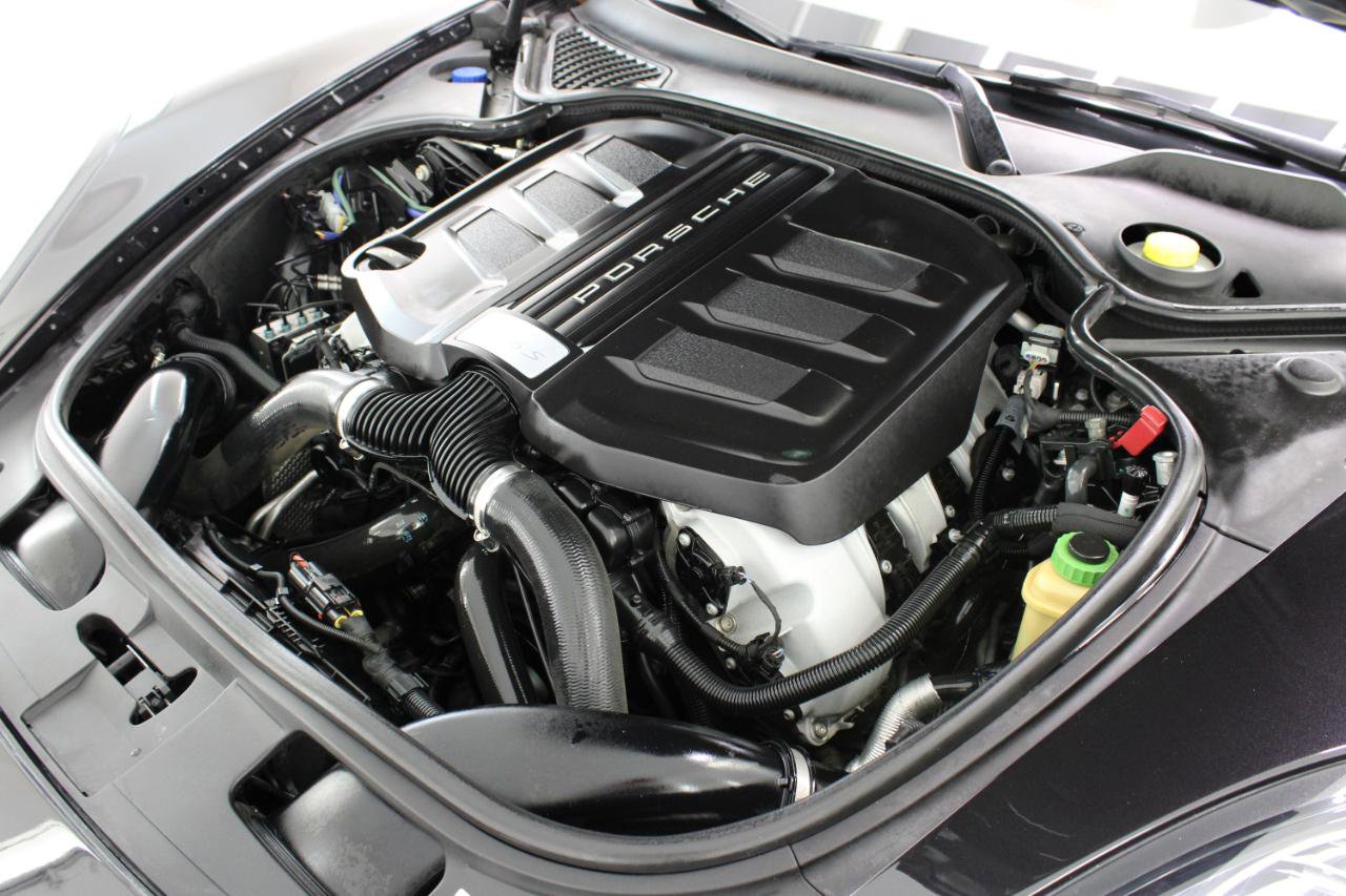 Used 2014 Porsche Panamera S image 77