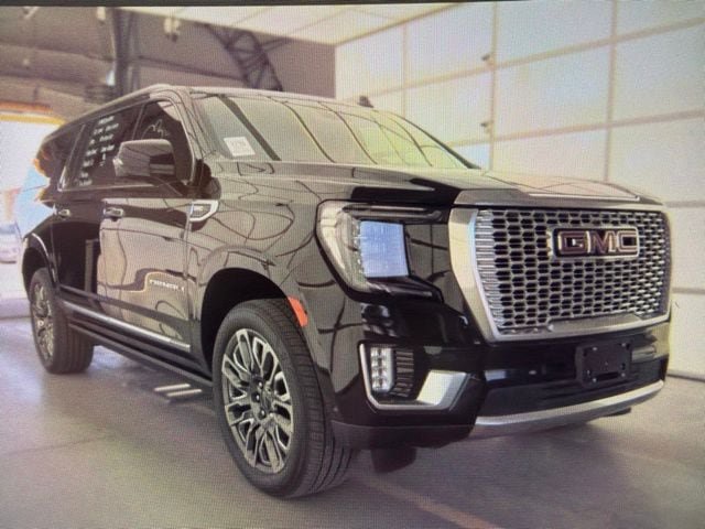 Used 2024 GMC Yukon XL Denali w/ Denali Reserve Package AWD/4WD image 1
