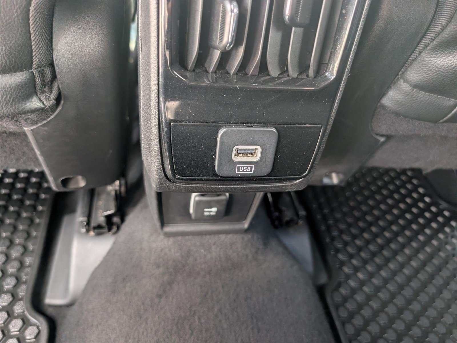 Used 2023 Jeep Compass Trailhawk AWD/4WD image 16