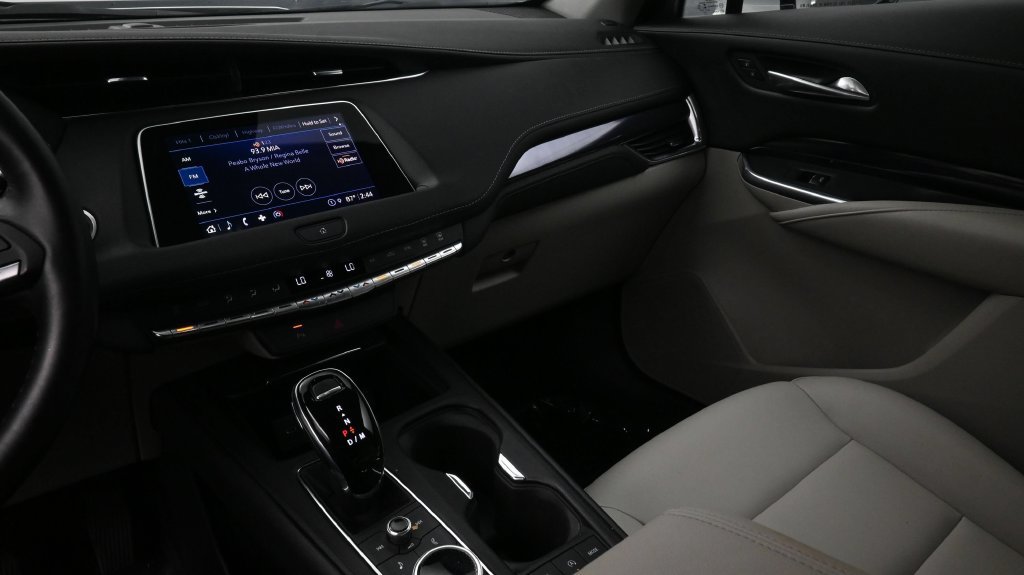 Used 2022 Cadillac XT4 Luxury FWD image 8