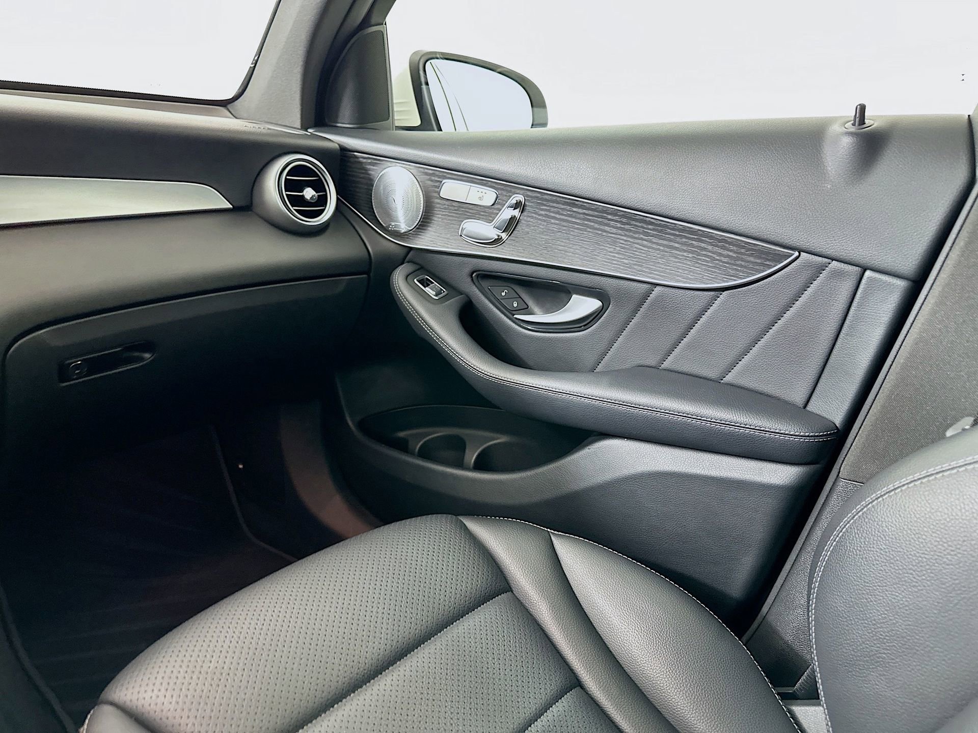 Certified 2021 Mercedes-Benz GLC 300 4MATIC image 25