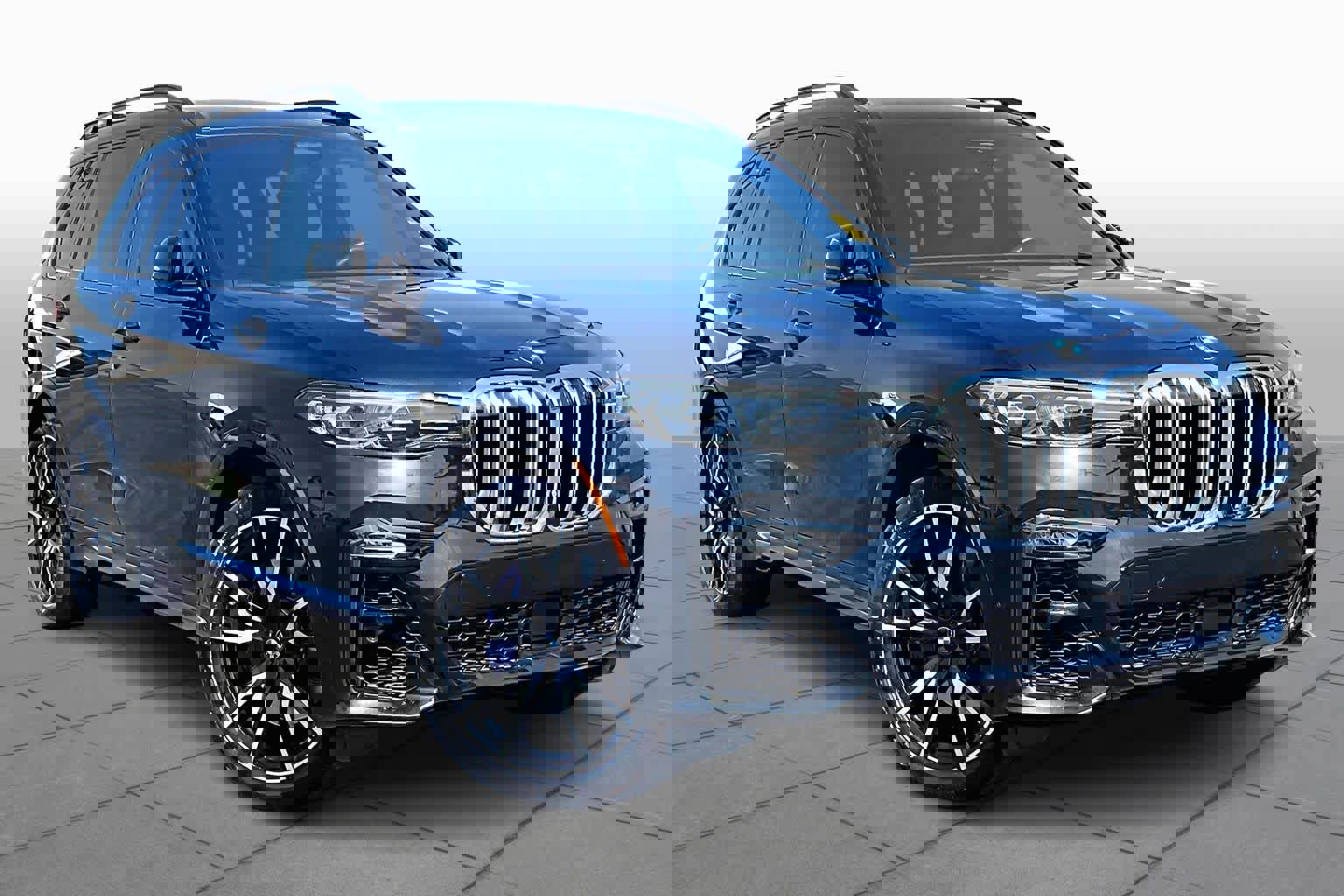 Used 2019 BMW X7 xDrive50i w/ M Sport Package image 3