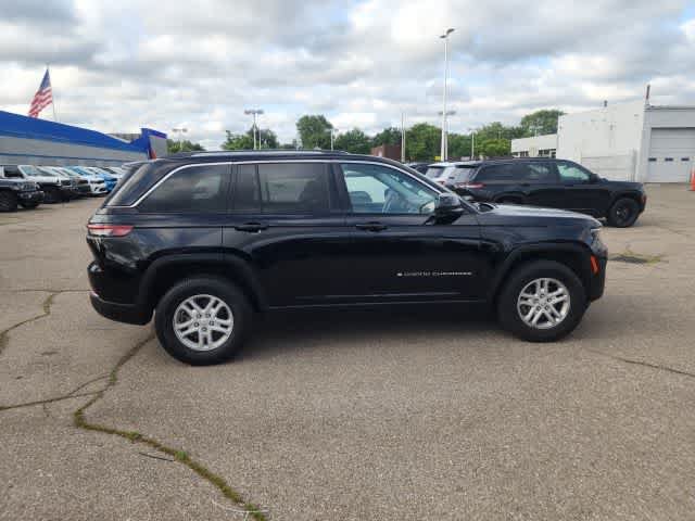 Certified 2023 Jeep Grand Cherokee Laredo w/ Trailer Tow Prep Group (B) AWD/4WD image 13