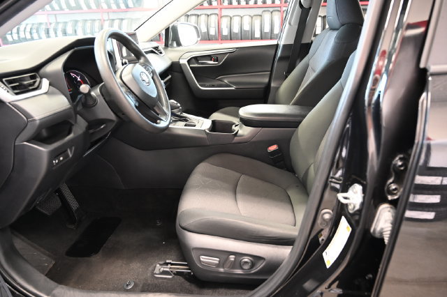 Used 2024 Toyota RAV4 XLE AWD/4WD image 10