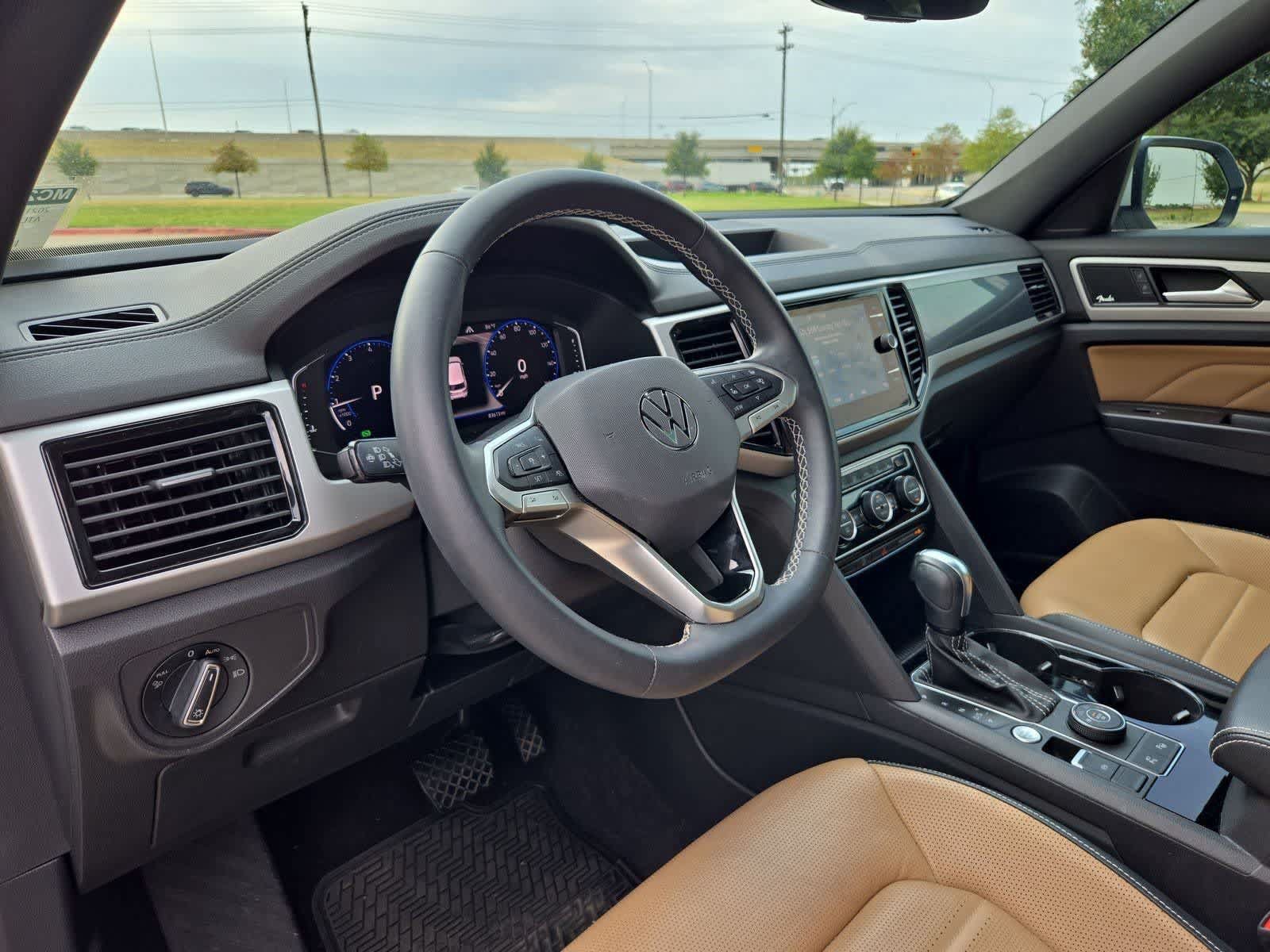 Used 2021 Volkswagen Atlas Cross Sport SEL Premium AWD/4WD image 2