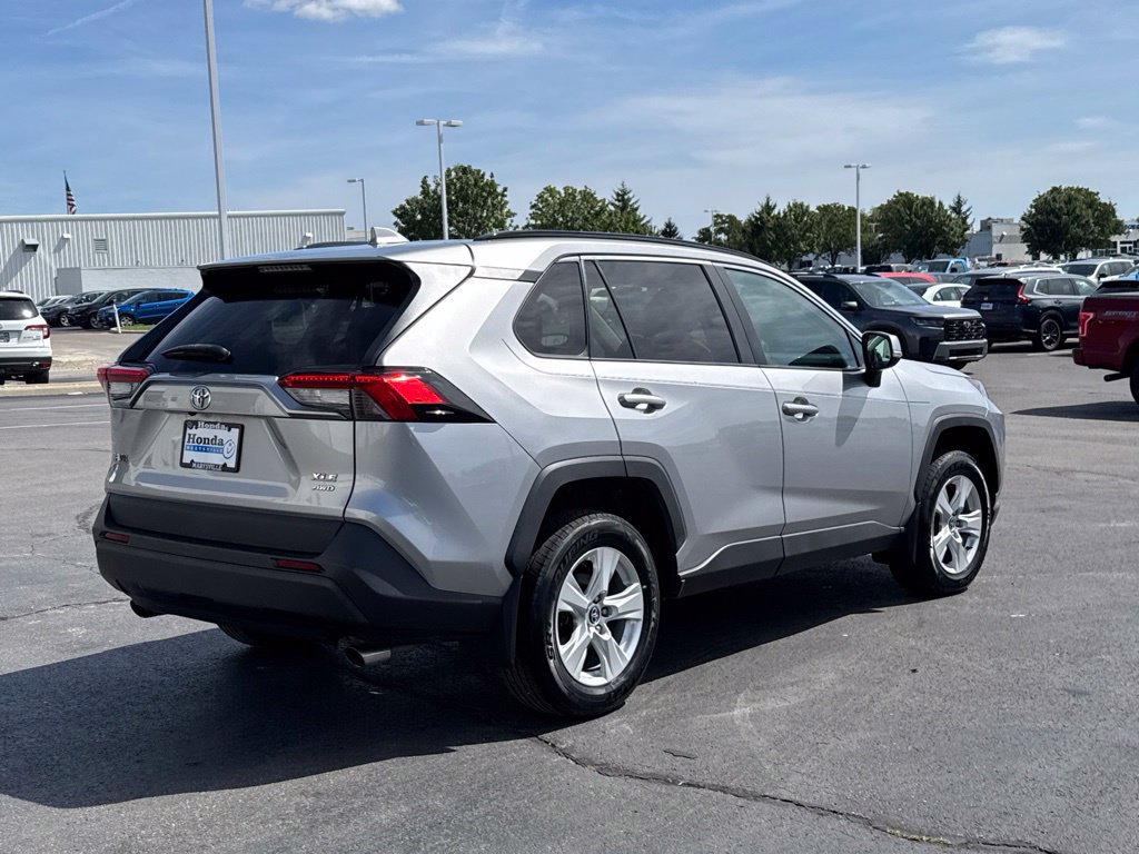 Used 2020 Toyota RAV4 XLE w/ Convenience Package AWD/4WD image 7
