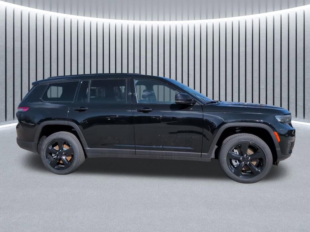 New 2025 Jeep Grand Cherokee L Altitude image 3