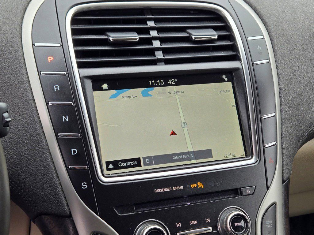 Used 2019 Lincoln Nautilus Select image 24