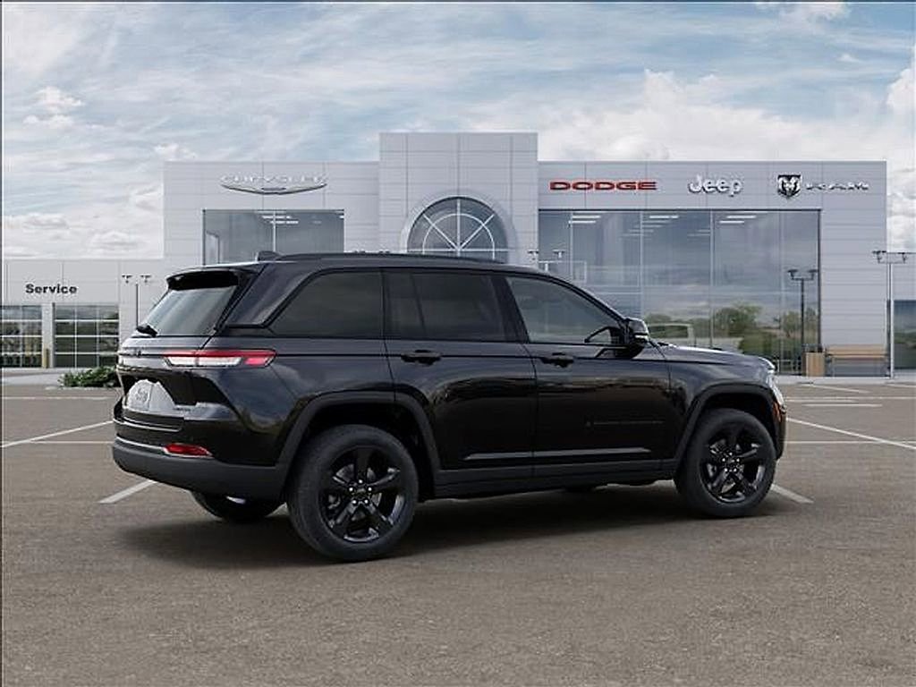 New 2025 Jeep Grand Cherokee Limited w/ Black Appearance Package AWD/4WD image 4
