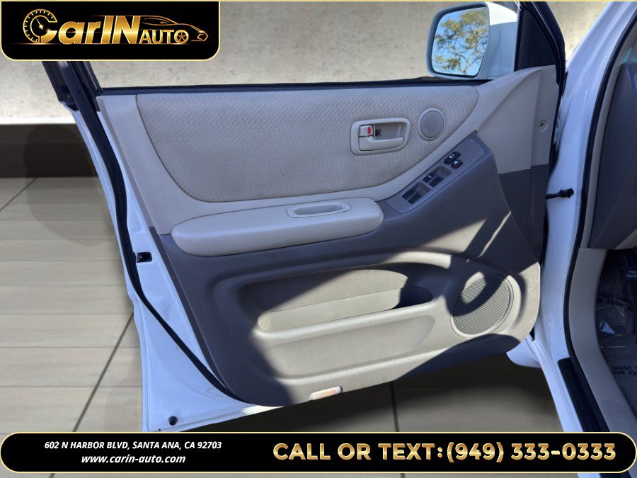 Used 2005 Toyota Highlander 2WD V6 w/ Appearance Pkg image 21