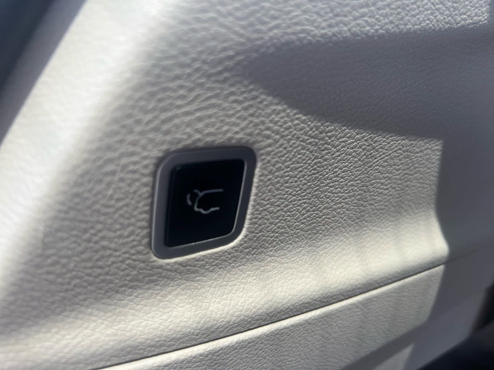 Used 2024 Chrysler Pacifica Limited image 11