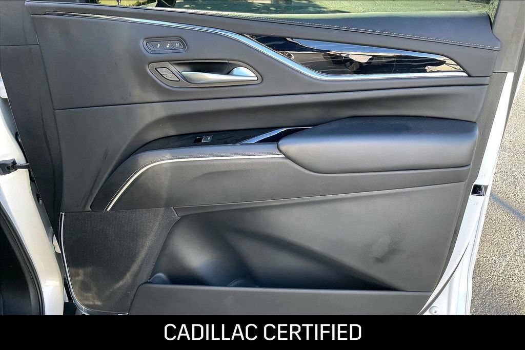 Certified 2024 Cadillac Escalade ESV V w/ Heavy-Duty Trailer Package AWD/4WD image 21