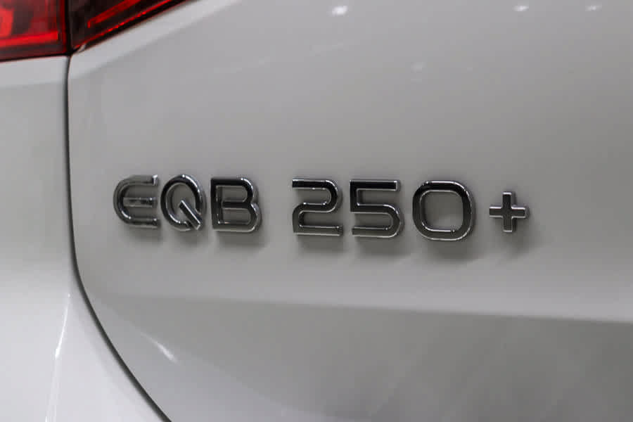 Certified 2024 Mercedes-Benz EQB 250+ image 8