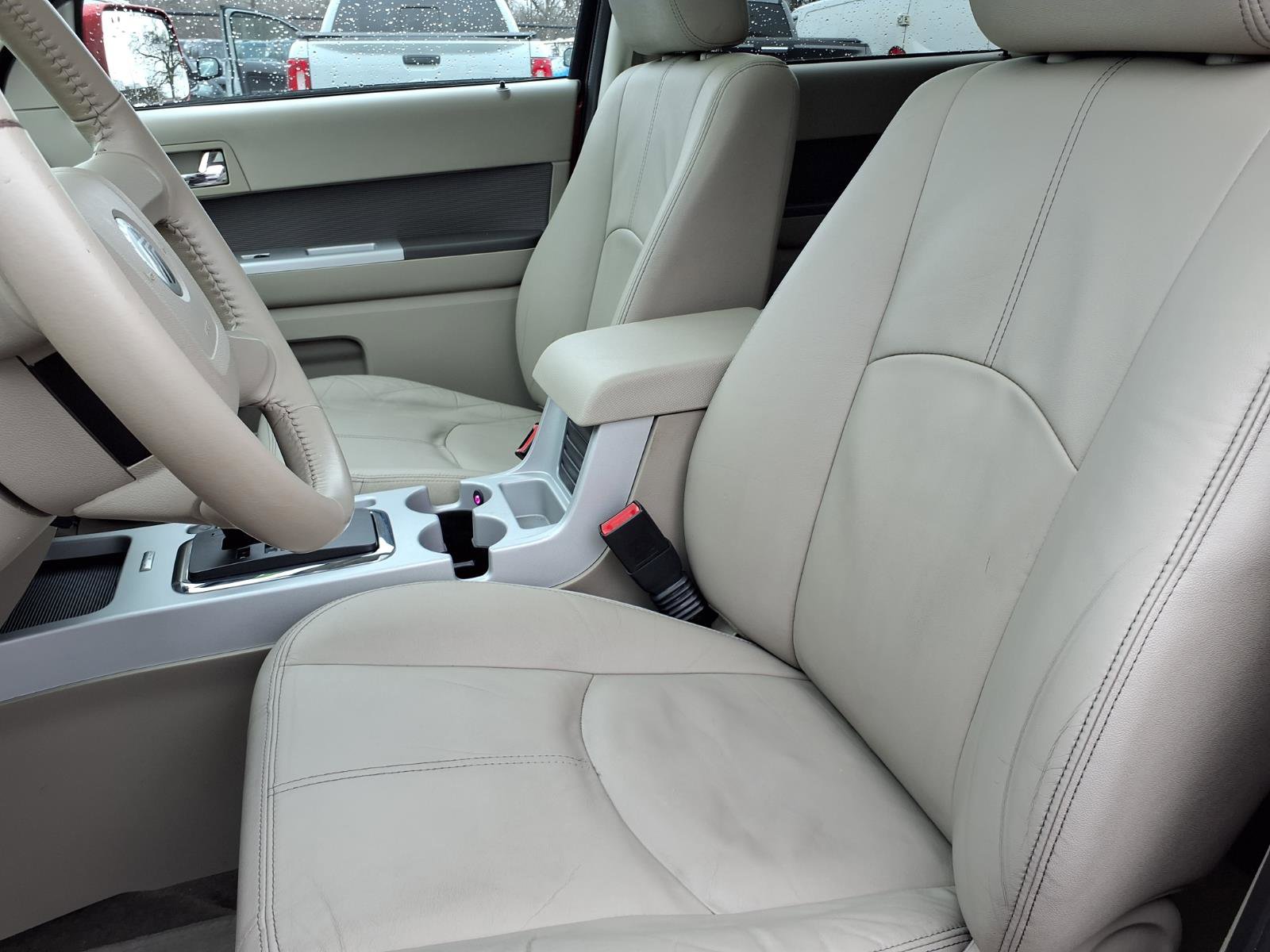 Used 2010 Mercury Mariner Premier image 3