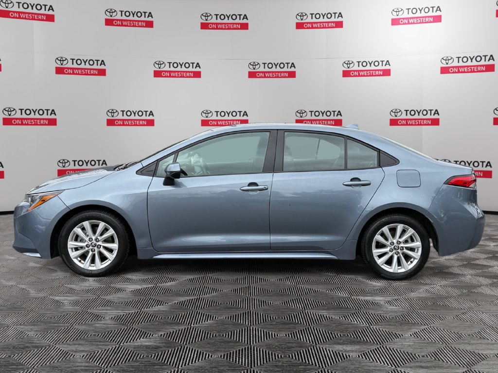 Used 2026 Toyota Corolla LE w/ LE Premium Package FWD image 8