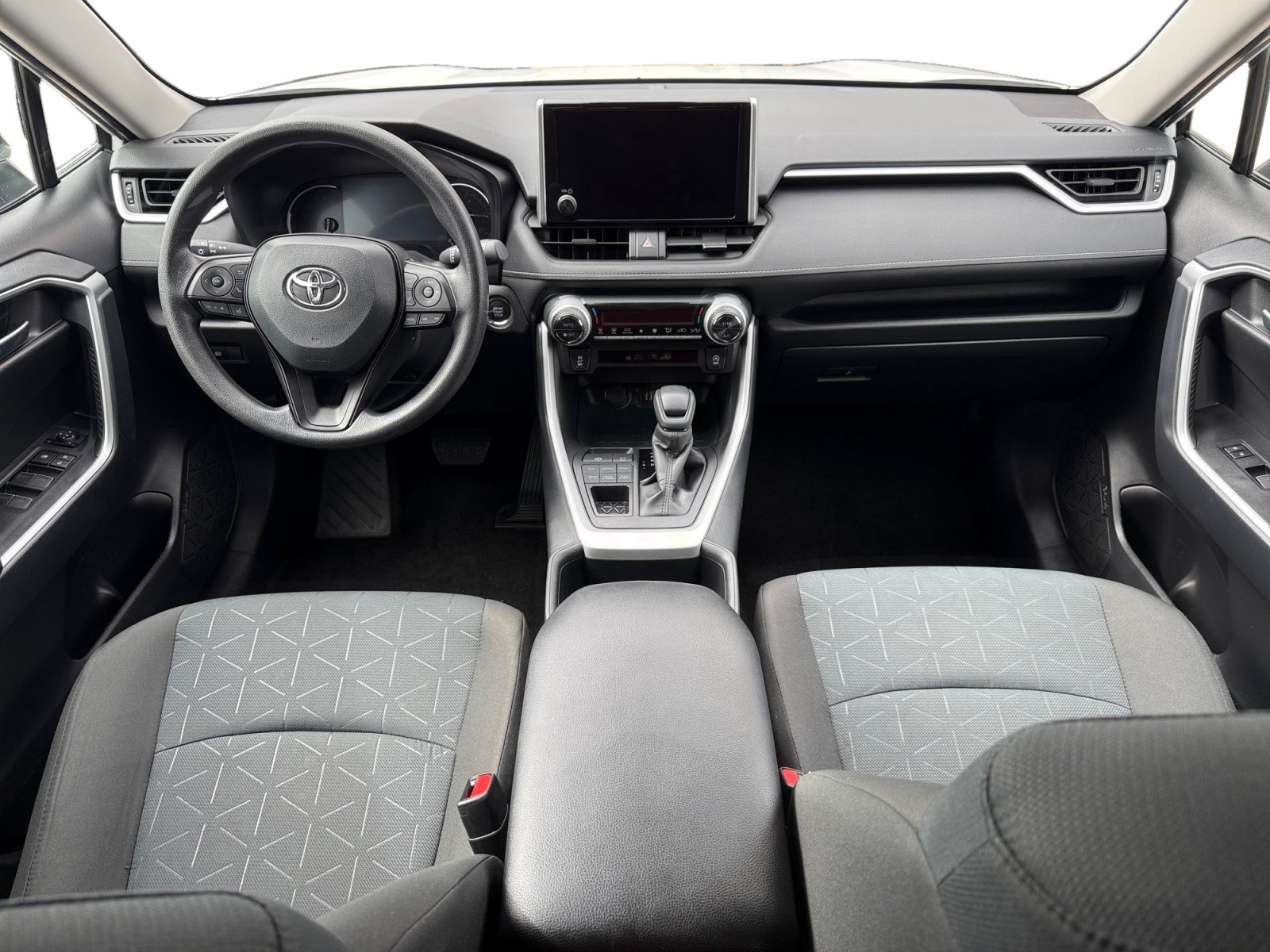 Used 2025 Toyota RAV4 XLE AWD/4WD image 14