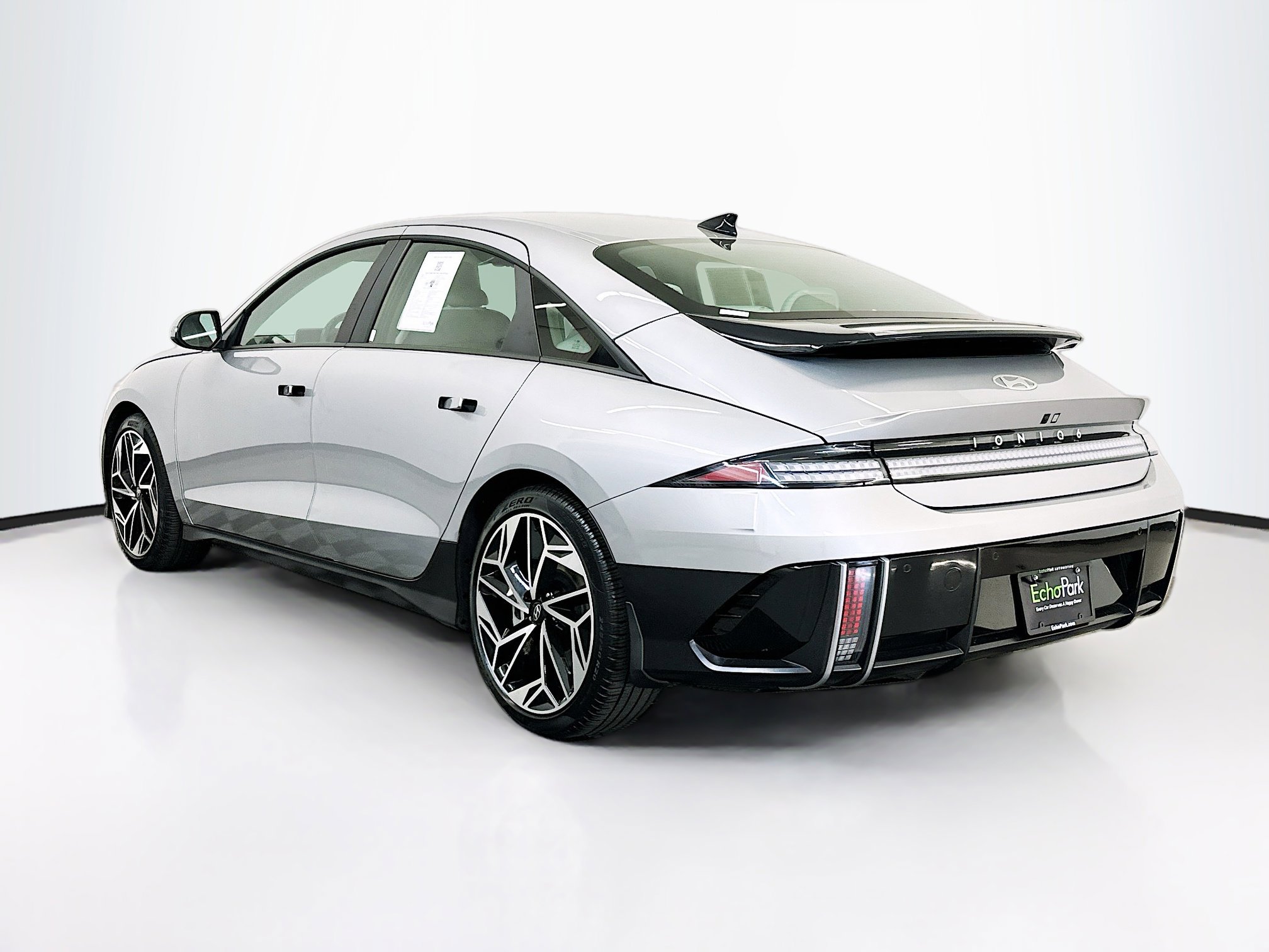 Used 2024 Hyundai Ioniq 6 SEL AWD/4WD image 5