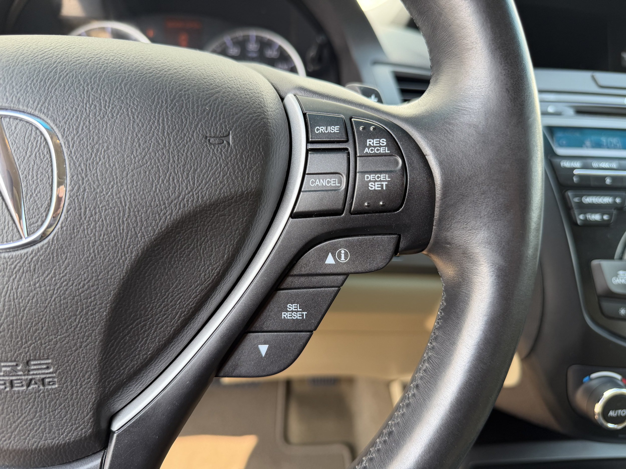 Used 2014 Acura RDX w/ Technology Package AWD/4WD image 17