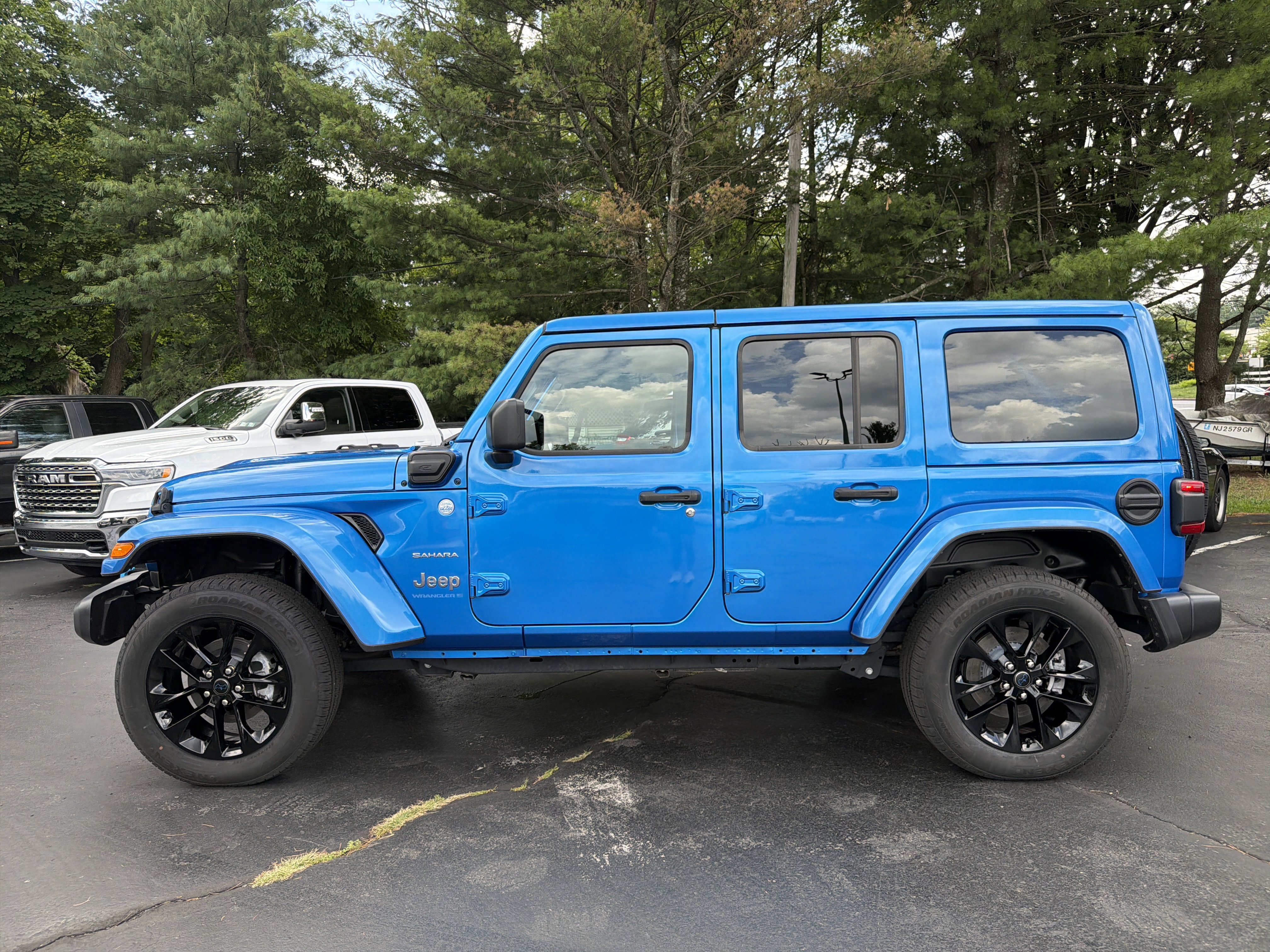 Certified 2024 Jeep Wrangler Unlimited Sahara AWD/4WD image 8