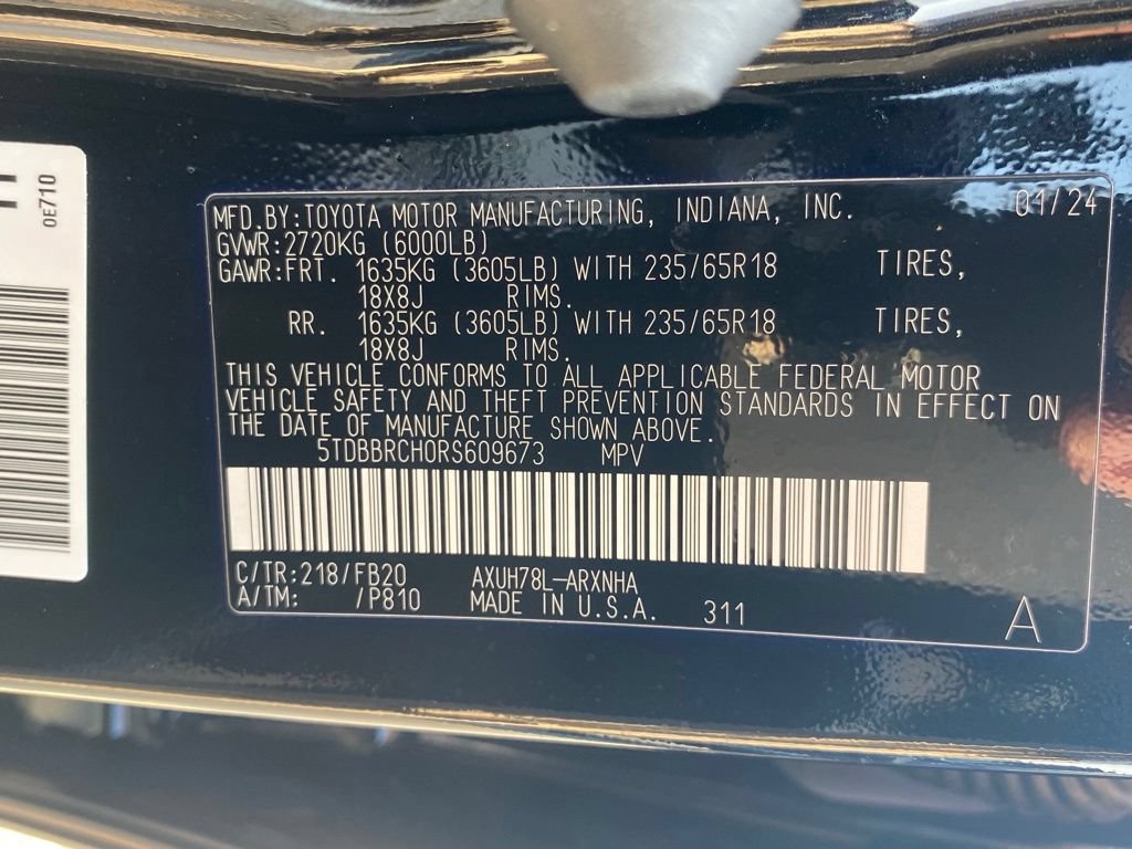 Used 2024 Toyota Highlander LE AWD/4WD image 20