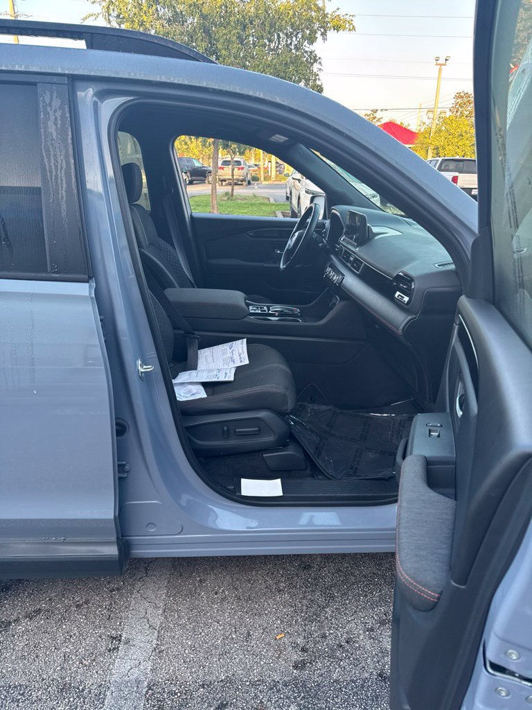 Used 2023 Honda Pilot Sport image 20